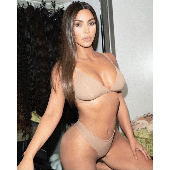 SKIMS FITS EVERYBODY TRIANGLE BRALETTE | STYLE: BR-TRI-2024 |COLOR: CLAY |NEWNWT - Picture 1 of 11